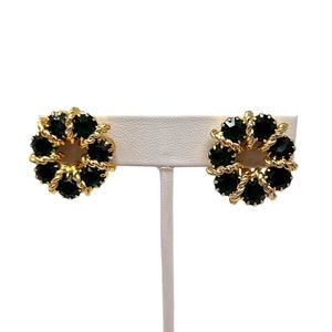 Vintage Weiss Green Rhinestone Gold Tone Wreath Earrings Clip On Signed